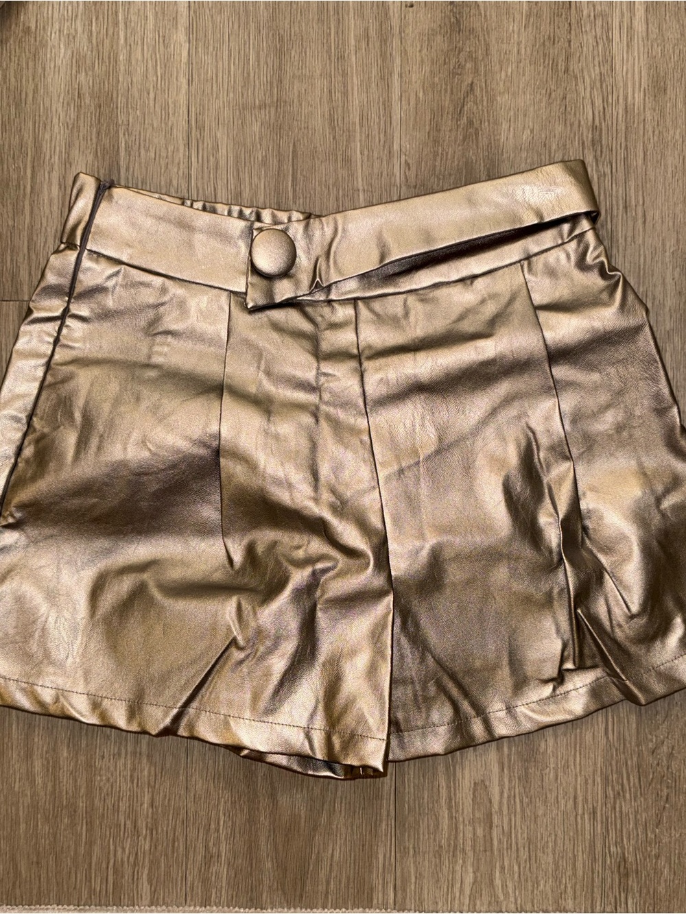 SHEIN Metallic Gold High-Waist Pleated Skort